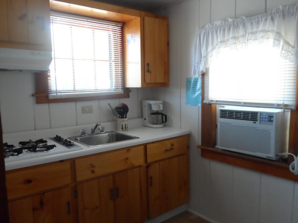 White Oak Motel & Cottages Holderness Bilik gambar